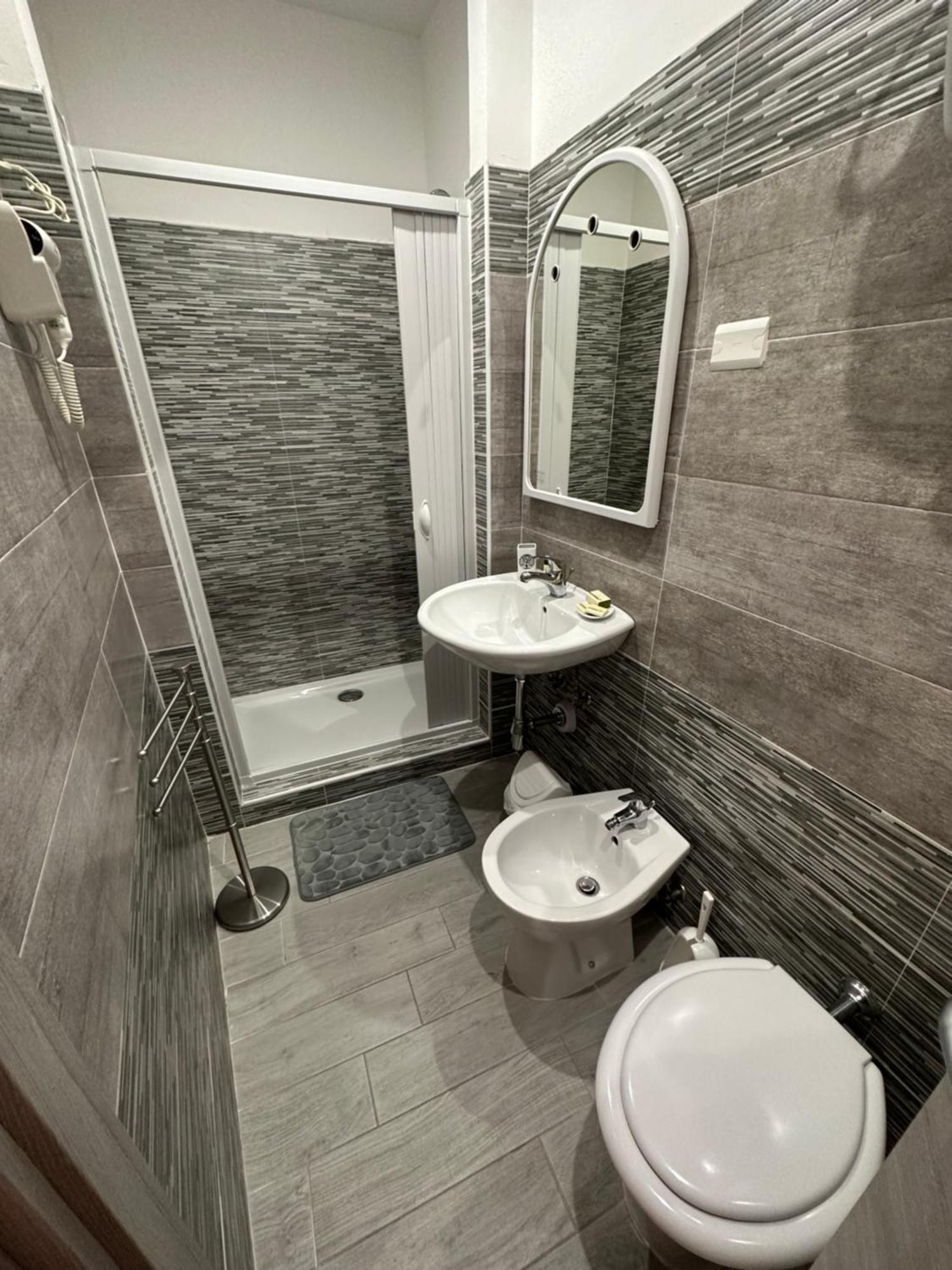 Glicine Hotel Parghelia Buitenkant foto